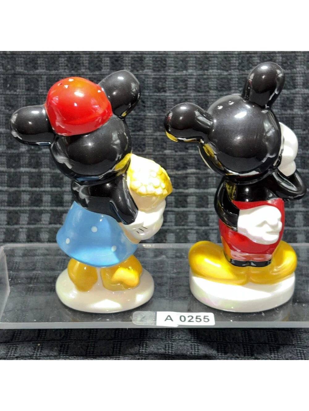 VTG Disney Mickey And Minnie Mouse Salt & Pepper Shaker Bride And Groom Ceramic
